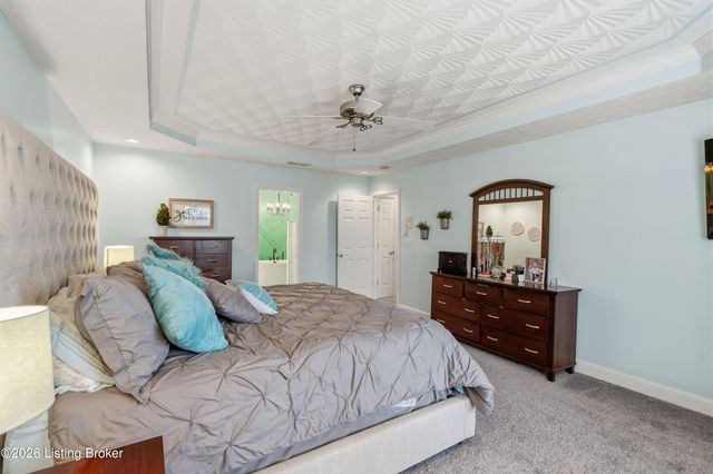 9409 Amber Ridge Ct, Louisville, KY 40272