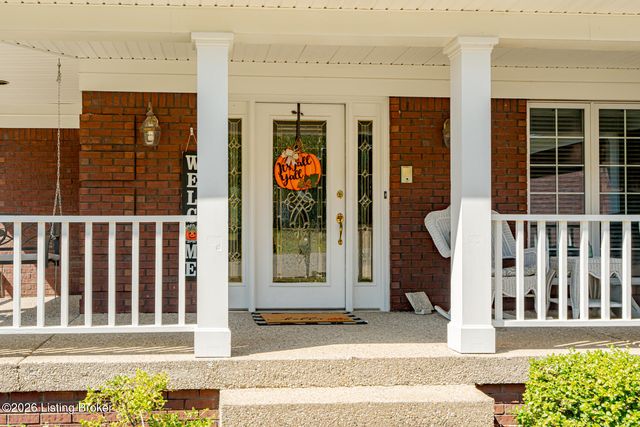 9409 Amber Ridge Ct, Louisville, KY 40272