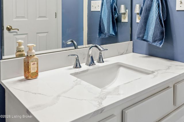 9409 Amber Ridge Ct, Louisville, KY 40272