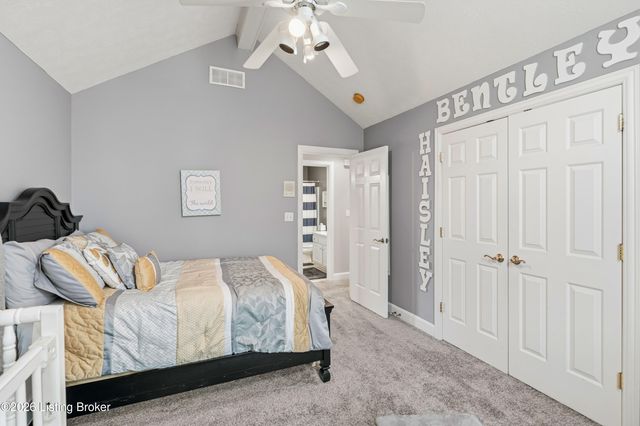 9409 Amber Ridge Ct, Louisville, KY 40272