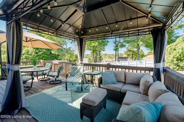 9409 Amber Ridge Ct, Louisville, KY 40272