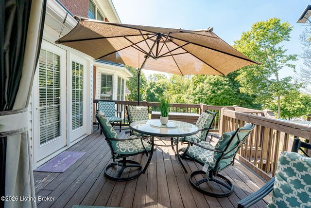 9409 Amber Ridge Ct, Louisville, KY 40272