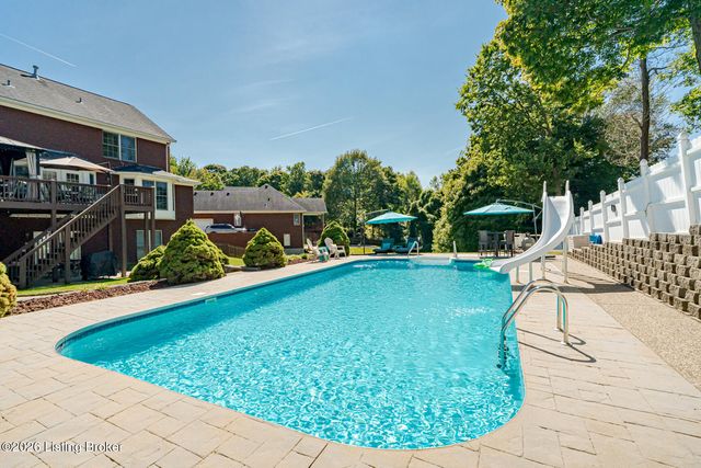 9409 Amber Ridge Ct, Louisville, KY 40272