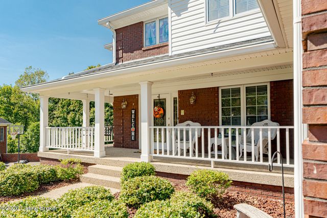 9409 Amber Ridge Ct, Louisville, KY 40272