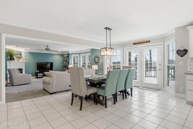 9409 Amber Ridge Ct, Louisville, KY 40272