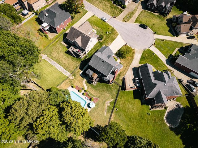 9409 Amber Ridge Ct, Louisville, KY 40272