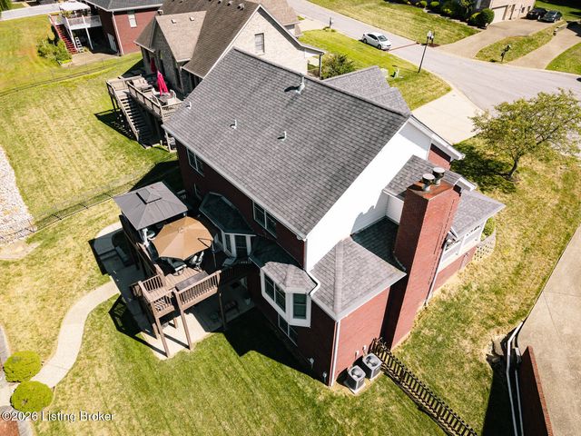 9409 Amber Ridge Ct, Louisville, KY 40272