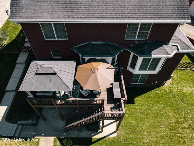 9409 Amber Ridge Ct, Louisville, KY 40272