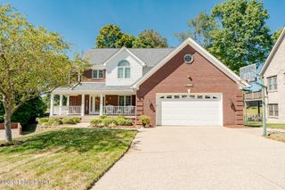 9409 Amber Ridge Ct, Louisville, KY 40272