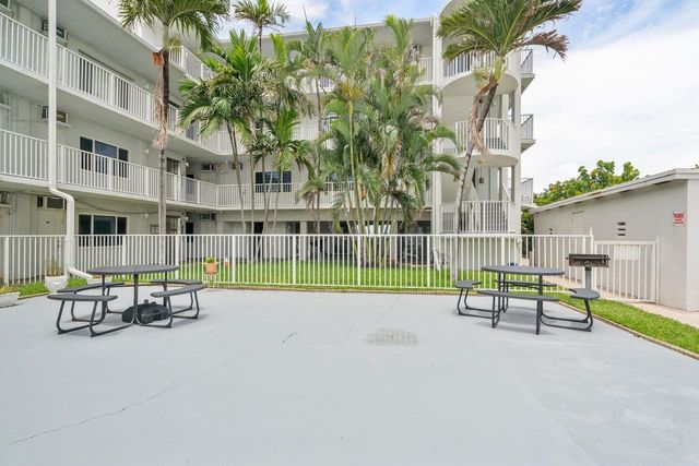 1480 S Ocean Boulevard 309, Lauderdale By The Sea, FL 33062
