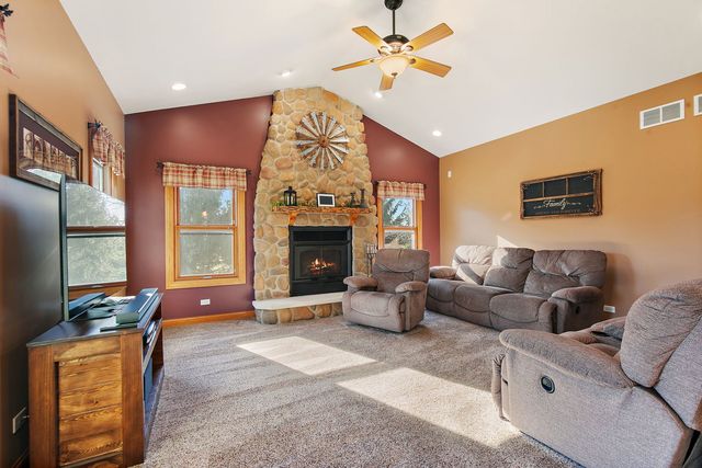 22011 Pringle Drive, Marengo, IL 60152