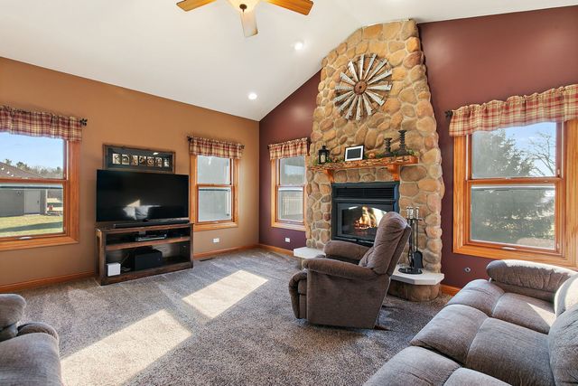 22011 Pringle Drive, Marengo, IL 60152