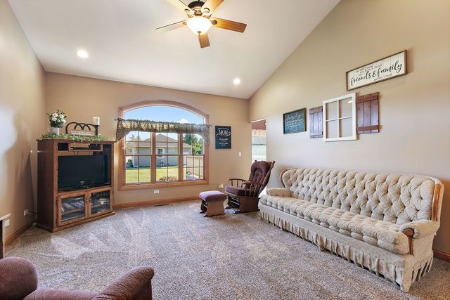 22011 Pringle Drive, Marengo, IL 60152