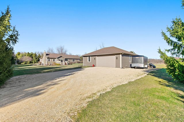 22011 Pringle Drive, Marengo, IL 60152