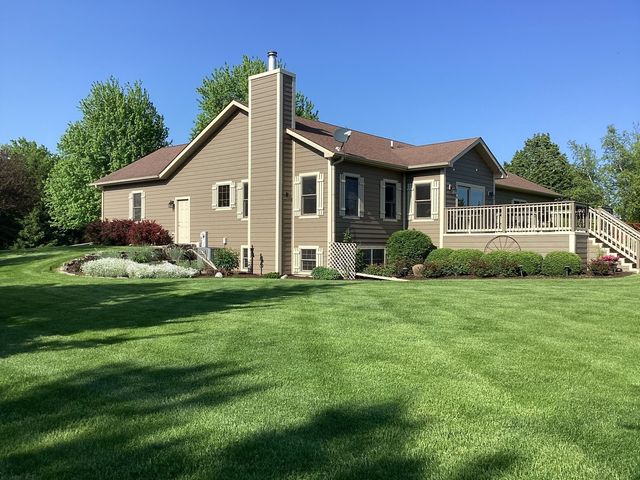 22011 Pringle Drive, Marengo, IL 60152