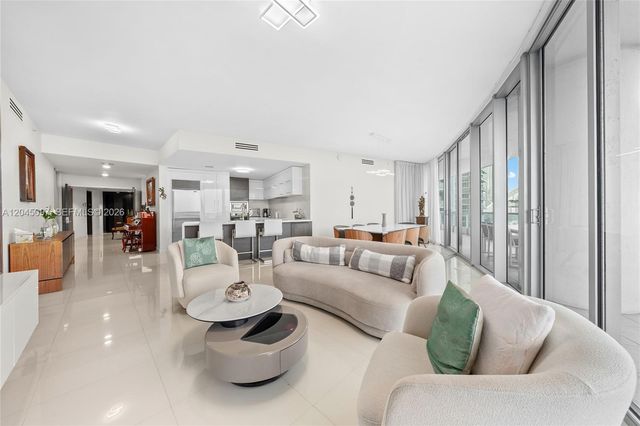 900 Biscayne Blvd 2506, Miami, FL 33132