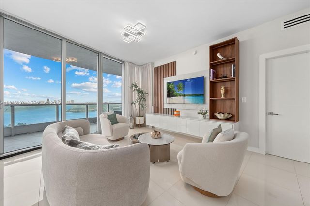 900 Biscayne Blvd 2506, Miami, FL 33132