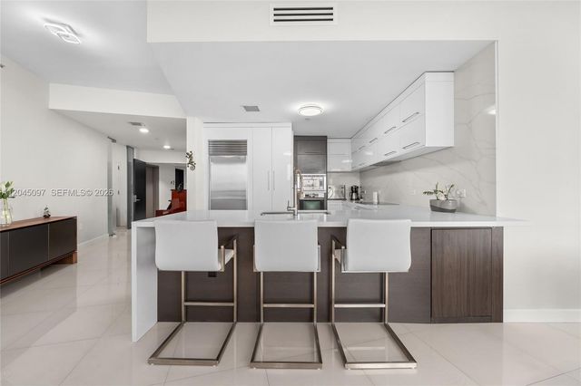 900 Biscayne Blvd 2506, Miami, FL 33132