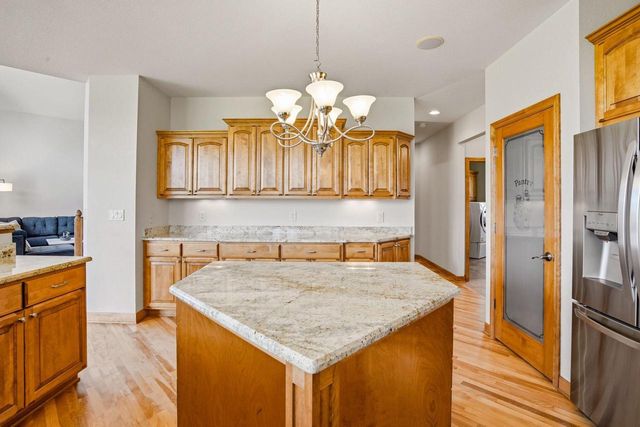 3130 Country LANE, New Berlin, WI 53146