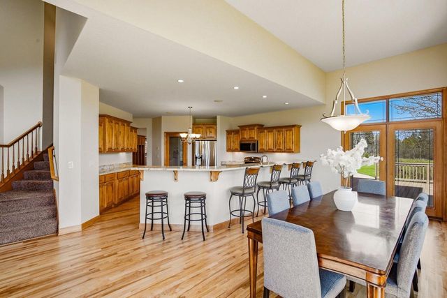 3130 Country LANE, New Berlin, WI 53146