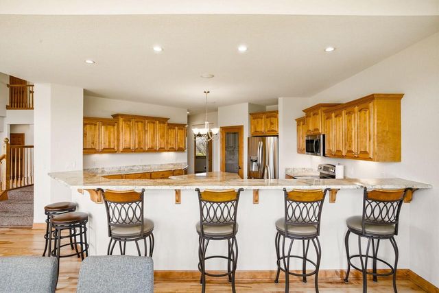 3130 Country LANE, New Berlin, WI 53146