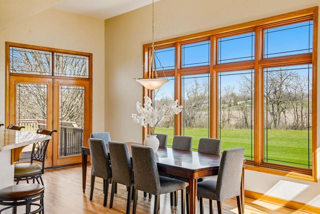 3130 Country LANE, New Berlin, WI 53146