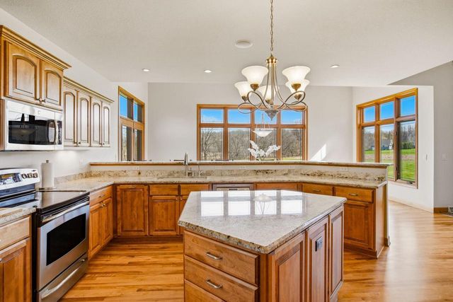 3130 Country LANE, New Berlin, WI 53146