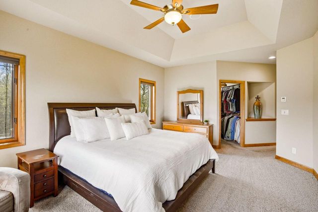 3130 Country LANE, New Berlin, WI 53146