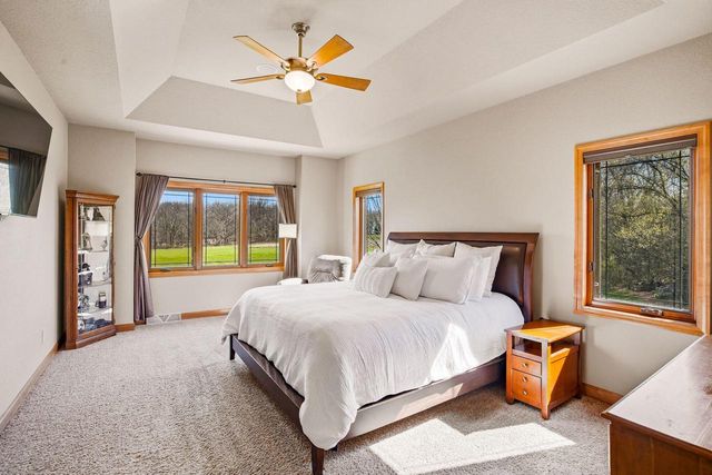 3130 Country LANE, New Berlin, WI 53146