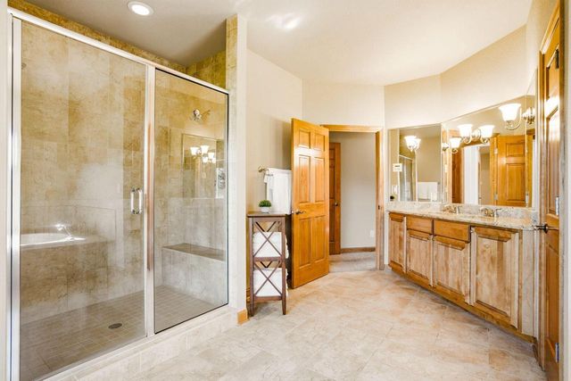 3130 Country LANE, New Berlin, WI 53146
