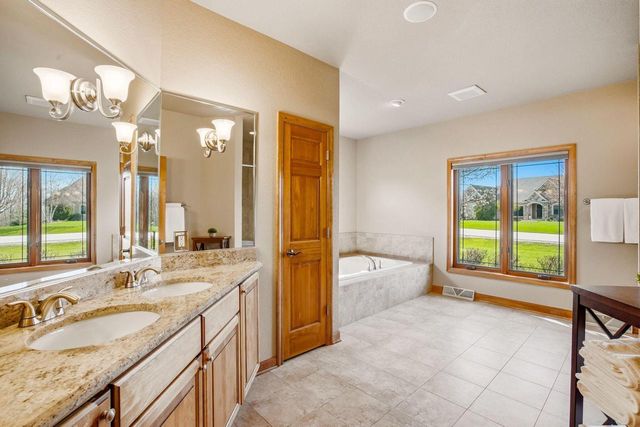 3130 Country LANE, New Berlin, WI 53146