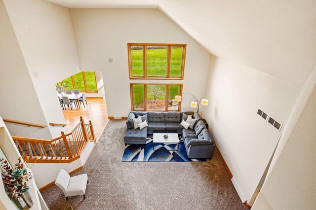 3130 Country LANE, New Berlin, WI 53146
