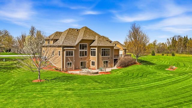 3130 Country LANE, New Berlin, WI 53146