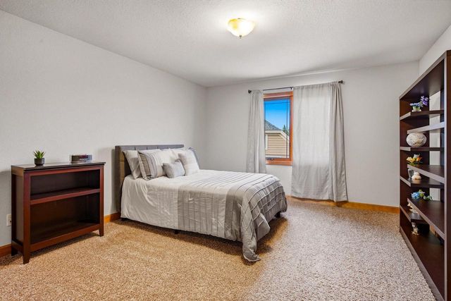 3130 Country LANE, New Berlin, WI 53146