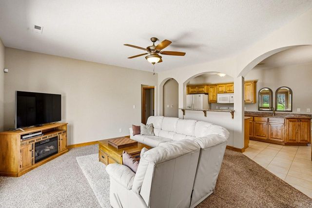 3130 Country LANE, New Berlin, WI 53146