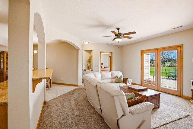 3130 Country LANE, New Berlin, WI 53146