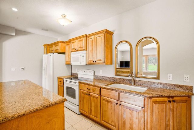 3130 Country LANE, New Berlin, WI 53146