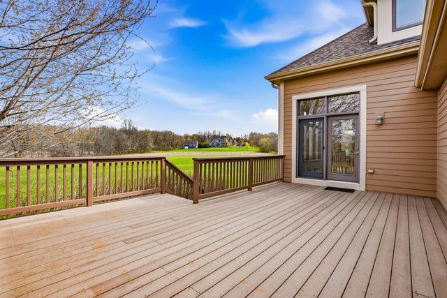 3130 Country LANE, New Berlin, WI 53146