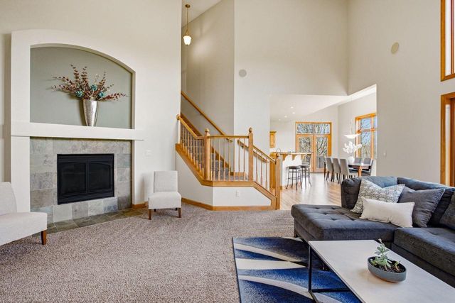 3130 Country LANE, New Berlin, WI 53146