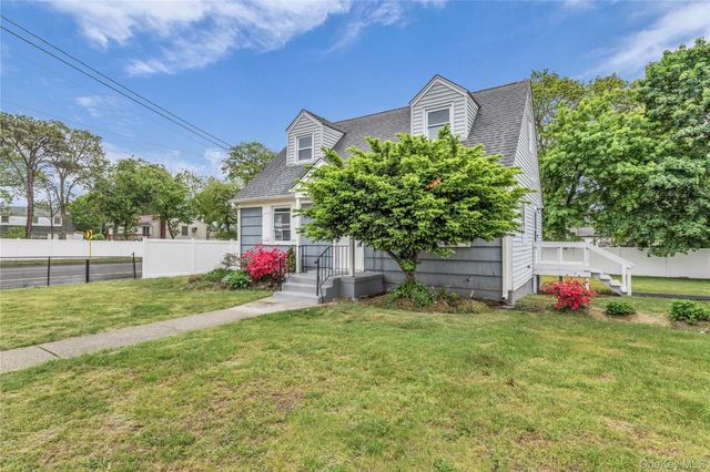 466 44th Street, Copiague, NY 11726