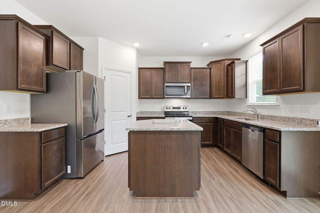 835 Golden Plum Lane, Zebulon, NC 27597