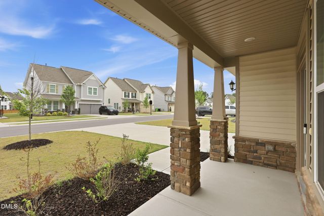 835 Golden Plum Lane, Zebulon, NC 27597