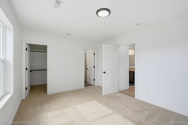 27828 Groveland Street, Madison Heights, MI 48071