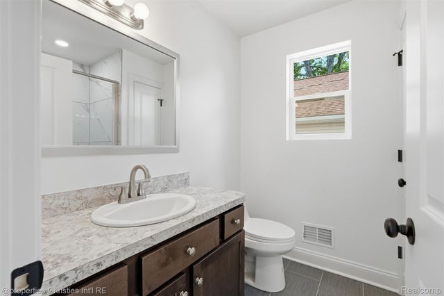27828 Groveland Street, Madison Heights, MI 48071