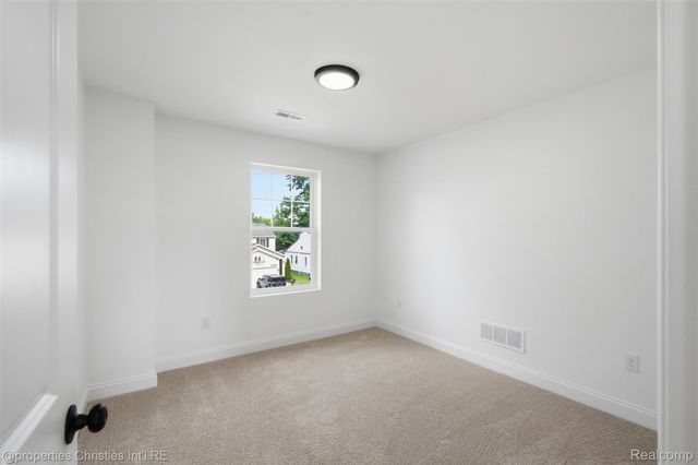27828 Groveland Street, Madison Heights, MI 48071