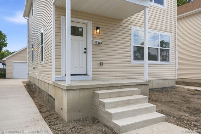 27828 Groveland Street, Madison Heights, MI 48071