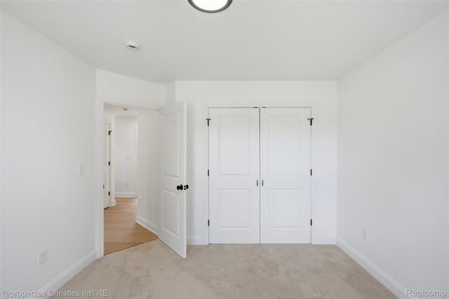 27828 Groveland Street, Madison Heights, MI 48071