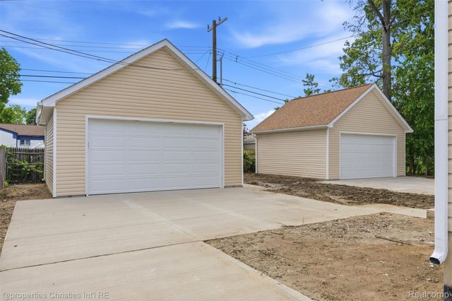 27828 Groveland Street, Madison Heights, MI 48071