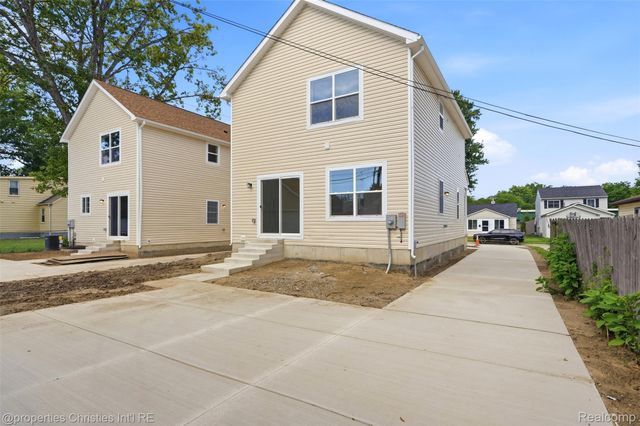27828 Groveland Street, Madison Heights, MI 48071
