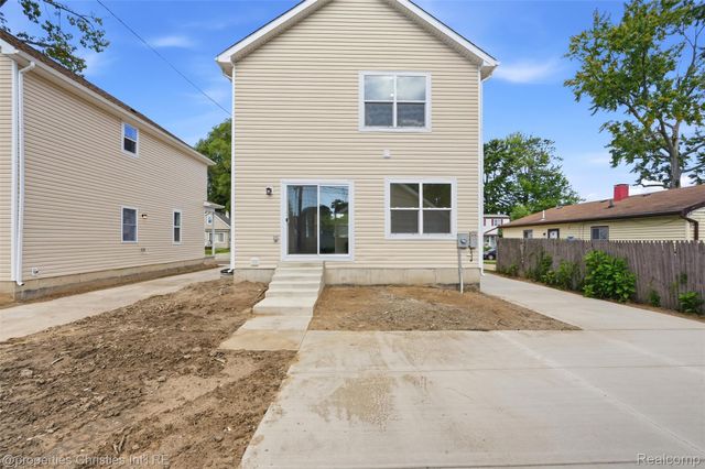 27828 Groveland Street, Madison Heights, MI 48071